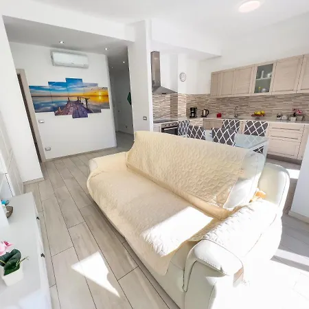 Apartament Casa Paola Imperia